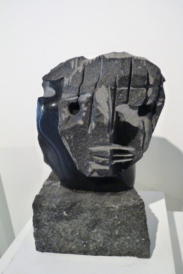 Jean-Yves Gosti - "Visage" - 2016 - Assemblage de granit noir - 25 x 14,5 x 14,5 cm