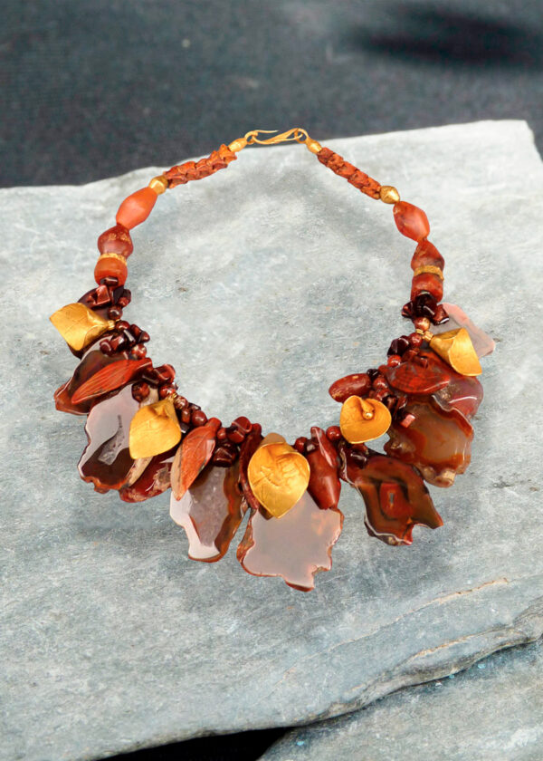 COLLIER