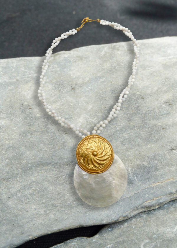 COLLIER