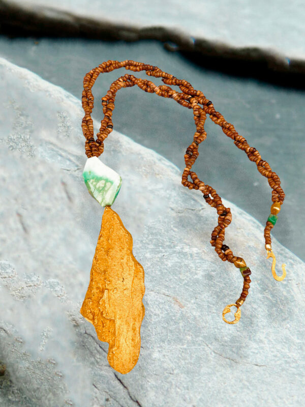 COLLIER