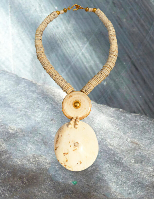 COLLIER