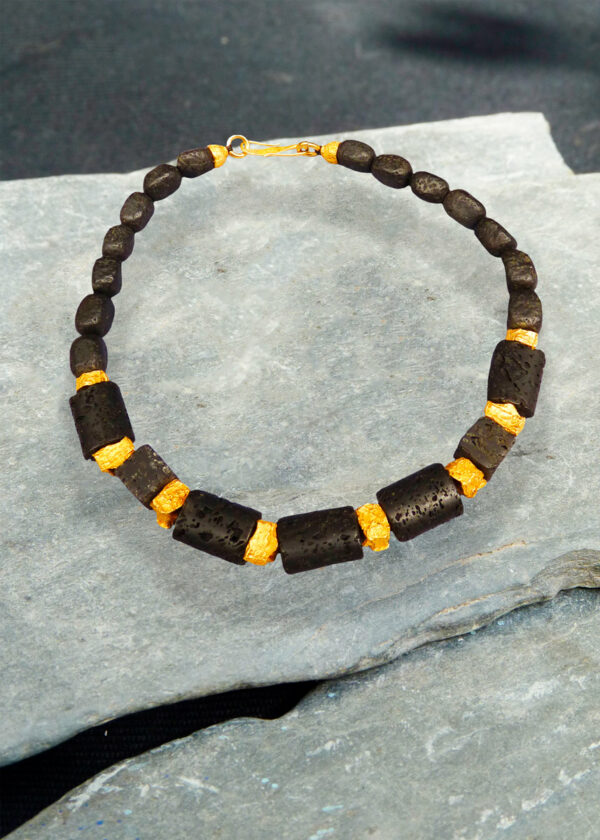 COLLIER