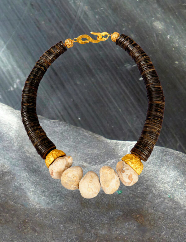 COLLIER