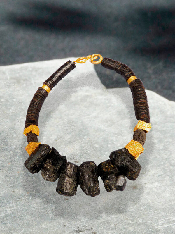 COLLIER